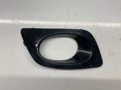 Mercedes-Benz Sprinter W906 2015 front fog light trim grill A9068850253 DBT4242 - Image 1 of 3