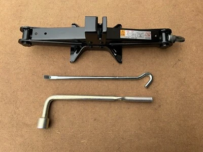 Mazda CX-5 2017 2024 gato, herramientas de rueda de repuesto Foto 1 de 4