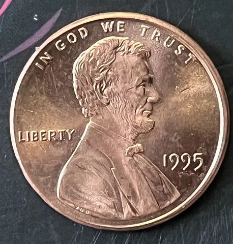 1995 Lincoln Penny  Error WDDO-004 Bu Struck On A Partial Tilted Collar Full Red Cover