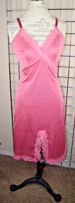 Camisola Vintage Tamanho P/M Anos 90 Renda Rosa Cintilante Fenda Frontal Alça Ajustável - Imagem 1 de 4