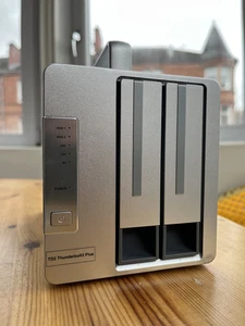 TERRAMASTER D2 Thunderbolt 3 plus 7-in-1 2-Bay Hardware RAID storage (used) - Afbeelding 1 van 9