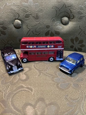 Corgi 468 Routemaster Bus - Vintage Original Model London Bus bundle of 3 - Image 1 of 4