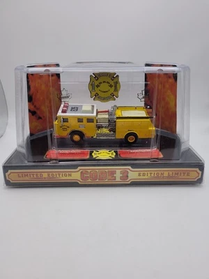 Code 3 Collectibles 1:64, #02454, Seagrave City Of Honolulu, Fire Engine.  - Image 1 of 4