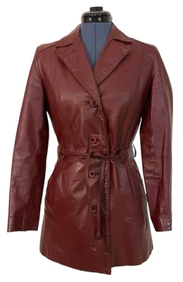Gabardina de colección Etienne Aigner para mujer de cuero rojo con cinturón dinero antiguo silencioso lujo 6 Foto 1 de 4