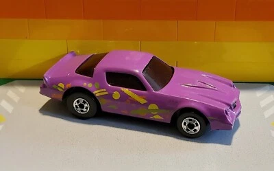 Chevy Camaro Z28 1982 Mattel Hot Wheels púrpura confeti Foto 1 de 3