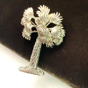 Vintage 3D Palmetto Palm tree pendant or Brooch Silver Tone approx 2.5in tall - Picture 1 of 9