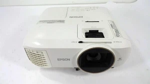 Epson Home Cinema 2150 Full HD 3D LCD Projector - Lamp Timer : 00 Hours - Picture 1 of 4