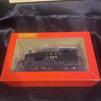 HORNBY R3324 LNER BLACK RED LINED 0-6-0 J50 CLASS TANK LOCO NO 63 - New other - Image 1 of 4