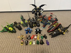 HUGE LEGO DC LOT. RARE MINIFIGURES AND BUILDS INCLUDED. - Picture 1 of 13