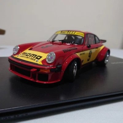 Modellino auto da corsa Exoto 1/18 Porsche 934 RSR #9 1977 Silverstone 6H - Immagine 1 di 4