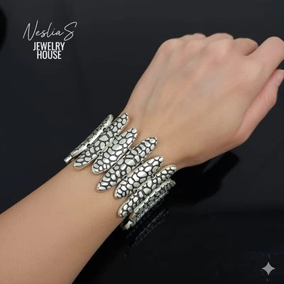 Breiter Silber Armreif, Texturierter Boho Bangle, Verstellbar, Chunky Statement - Bild 1 von 4