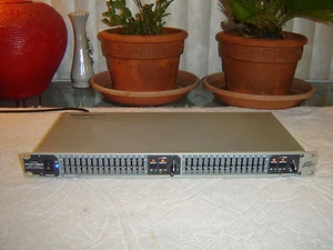 Peavey PV215EQ, Dual 15 Band Graphic Equalizer, Eq, Rack - Picture 1 of 12
