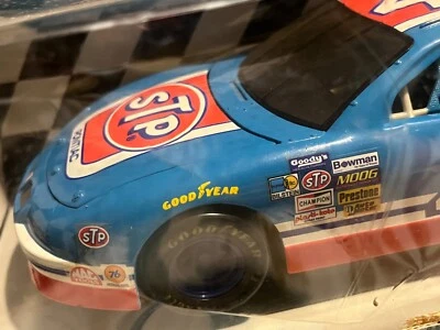 1:18 fundido a presión Richard Petty STP 25 aniversario ertl Foto 1 de 4