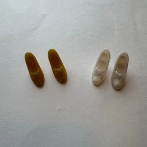 Barbie Cenicienta Tacones Blancos y Princesa Bella Zapatillas Doradas Zapatos - Imagen 1 de 6