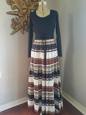 VESTIDO MAXI VINTAGE AÑOS 60 RICH HIPPIE FLORAL MATELASSE NEGRO + JERSEY Foto 1 de 4