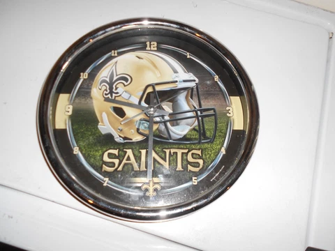 New Orleans Saints clock BATTERY OPERATED NICE Cover