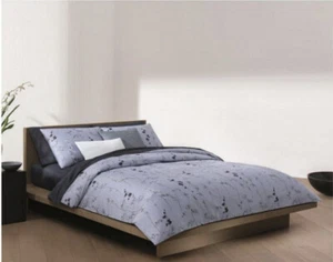 Calvin Klein Dusk Wildflower King Duvet Cover +Two King Shams. Brand New! - Picture 1 of 7