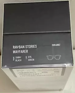 Occhiali intelligenti Ray-Ban Stories Wayfarer montatura nero lucido lenti classiche verde G-15 - Foto 1 di 9