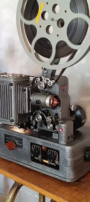 Proiettore Fumeo Facs 16mm sonoro Mod. 5° - Immagine 1 di 4