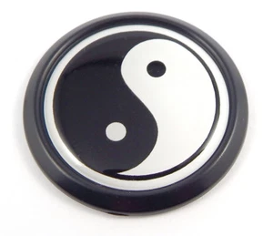 Yin Yang Black Round Flag Car Decal Emblem bumper 3D Sticker badge 1.85" - Imagen 1 de 2