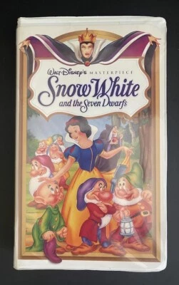 Walt Disney’s Masterpiece Collection VHS Snow White & The Seven Dwarfs - Image 1 of 4