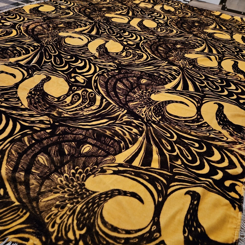Manta Vintage Terciopelo Dorado y Negro Art Deco Diseño Polinesio 83"x58" Foto 1 de 4