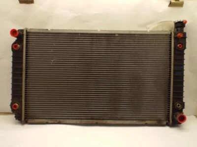 Radiator 8-305 1-3/8" Thick Fits 88-94 CHEVROLET 1500 PICKUP 451332 Foto 1 de 2