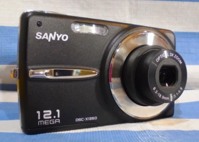 SANYO Digital Camera DSC-X1260 Black,12MP, 3x,f/3.1,2.7in from Japan Sanyo USED - Image 1 of 4