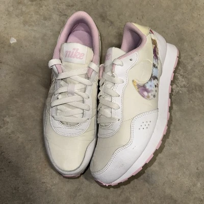 6.5Y - Nike MD Valiant Floral cn8555-100 ¡RARO! seminuevo ¡sin caja! ¡¡ROBO!! ¡¡ROBO!!! Foto 1 de 4