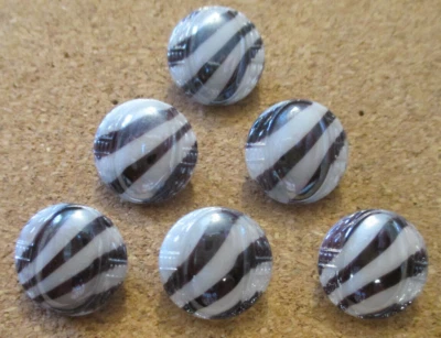 6-Rayas Negras de Vidrio Checo-Diseño Lateral Liso-Botones Blancos Brillantes-#18 - 16,61 mm Foto 1 de 3