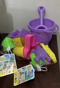 LOTE DE 10 criaturas marinas Juguetes de Playa Juguetes de Arena Set con Cubo/Pala Púrpura - Imagen 1 de 1