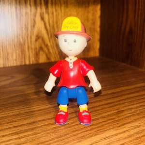 🔍 Figurina giocattolo PBS Kids Caillou 2002 Capo dei Pompieri - Foto 1 di 4