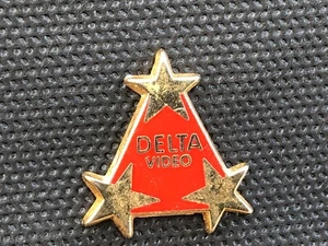 PINS PIN CINEMA FILM DELTA VIDEO ARTHUS BERTRAND - Picture 1 of 1