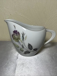 Vintage MCM Sango Japan "Lori" Rosebud Platinum Trim Creamer 5" - Foto 1 di 7