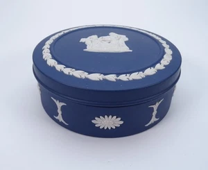 Wedgwood Jasperware Dark Blue Lidded Round Trinket Box 10cm Diameter - Picture 1 of 13