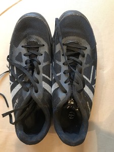 kids running spikes size 2