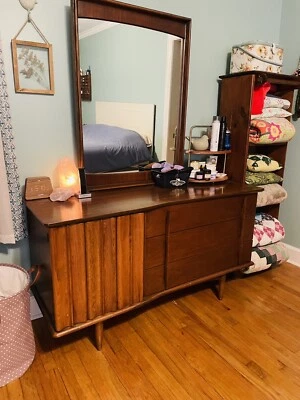 Juego de dormitorio United Furniture Company Mid Century caoba MCM Foto 1 de 4