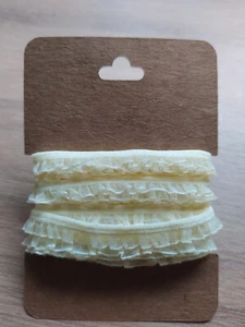 2.5 m Delicate 6mm Yellow Cream Ruffle Elastic Lace Trim Dolls Clothes Sewing - Picture 1 of 4