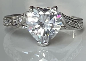 "Love At First Sight" Diamonesk Simulated Diamond Ring Sz 7 NIB - Picture 1 of 9