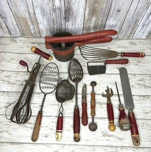 Large Lot Antique (12) Pieces Kitchenware Red Handle Country Display Utensils - Picture 1 of 7