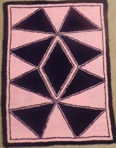 Handmade Bright Pink Navy Triangle Design Rectangular Hook Rug by Madeline Maust - Picture 1 of 9