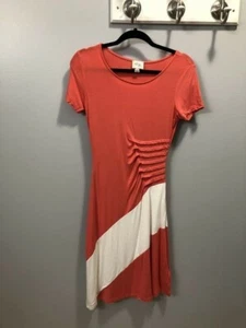 Vestido beige de ECI talla pequeña - Imagen 1 de 5