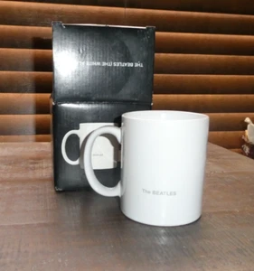 THE BEATLES (THE WHITE ALBUM) COPERTINA ALBUM 11 OZ TAZZA CAFFÈ INUTILIZZATA CON SCATOLA!!!! - Foto 1 di 6