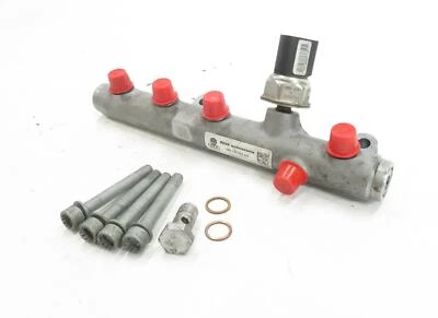 Audi Q7 2011 (4 L) 3,0 L Cata TDI diésel - motor izquierdo inyección de combustible riel de combustible Foto 1 de 4