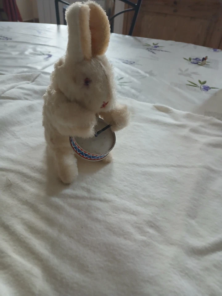 Ancien lapin en mohair jouant du tambour - Photo 1/1