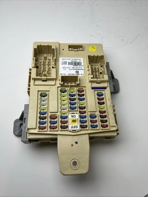 2017 HYUNDAI SANTA FE CABIN FUSE RELAY JUNCTION BOX 91950-B8600 OEM - Image 1 of 4