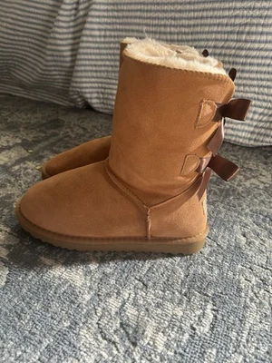 UGG Mini Bailey Bow II Chestnut Women's Boots Size 8 Women’s - Image 1 of 4