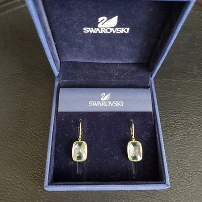 施华洛世奇长方形切割吊坠耳环绿色镀金套装全新带标签签名 — 第 1/4 张图片