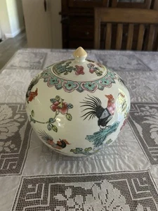 Vintage Runde Chinesische Keramik Keksdose Hähne & Blumenschmuck SCHÖN!! - Bild 1 von 9