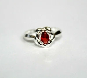 Women's Silver Tone and Red Gemstone Ring Sizes: 7 - Foto 1 di 2